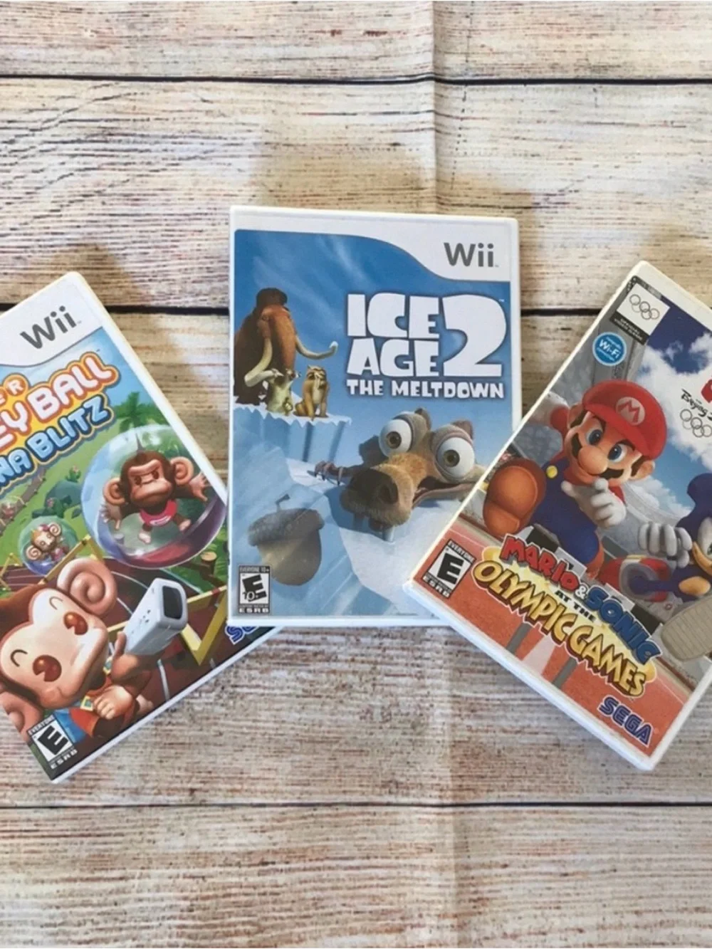Nintendo Wii Game Lot Featuring Ice Age 2 & Mario Monkey Ball Banana Blitz